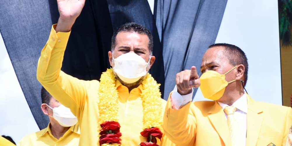HADIR: Ketua DPD I Partai Golkar Sumut, Musa Rajekshah  saat menghadiri Perayaan Natal dan Syukuran Tahun Baru yang digelar DPD I Partai Golkar Sumatera Utara  di Balige, Kabupaten Toba.