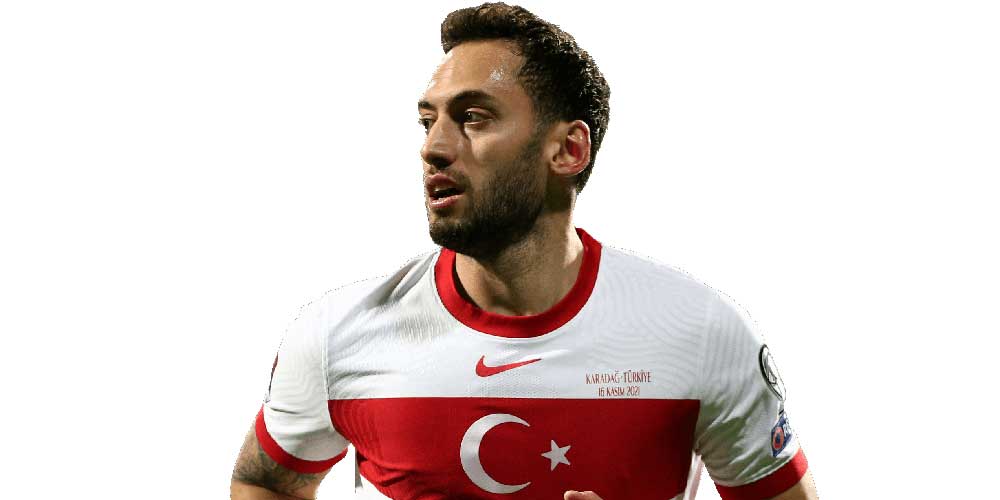 HABIS HABISAN:  Cristiano Ronaldo (Portugal) dan Hakan Çalhanoglu (Turki) bakal tampil habis-habisan untuk lolos ke Piala Dunia 2022 di Qatar.