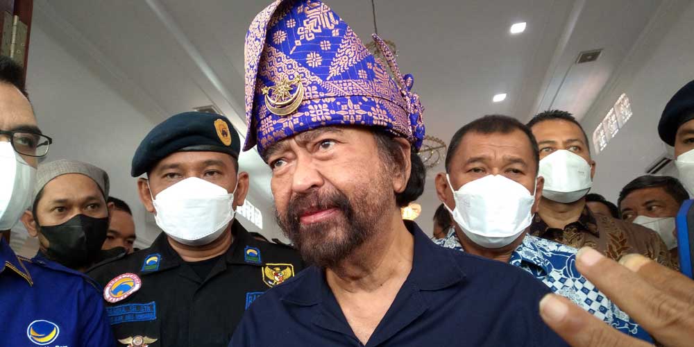 JAMUAN: Ketua Umum Nasional Demokrat (NasDem) Surya Paloh dijamu makan siang di Rumah Dinas Bupati Deliserdang, Jalan Negara Lubukpakam, Rabu (2/3).batara/sumut pos.