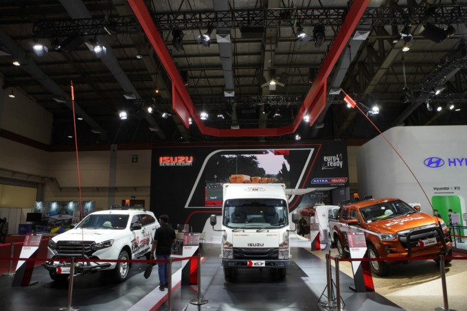Booth Isuzu Astra di Pameran Jakarta Auto Week 2022. (ist).