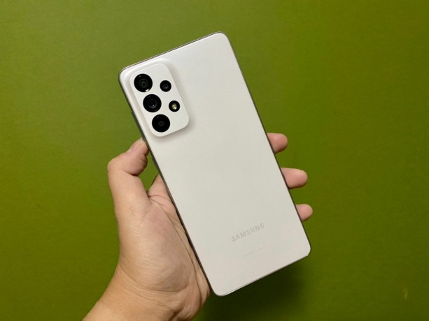 Galaxy A73 5G hadir dengan kamera 108MP OIS, terbesar di Galaxy A Series sampai saat ini, untuk Generasi Awesome menghidupkan momen dan berekspresi di media sosial kapan pun dan di mana pun