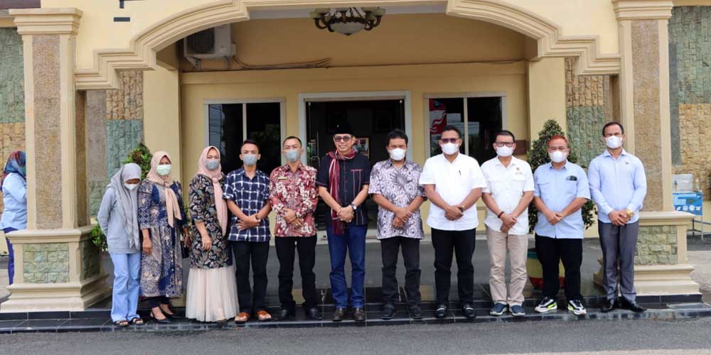 APEL: Dr. Hinca I.P. Pandjaitan XIII SH MH ACCS dan anggota DPRD Asahan menghadiri  Restorative Justice kasus ITE yang digelar oleh Sat Reskrim Polres Asahan.