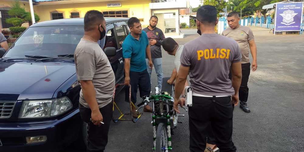 AMANKAN: Personel Polres Asahan amankan 1 unit sepeda motor yang akan digunakan dalam aksi balapan liar.