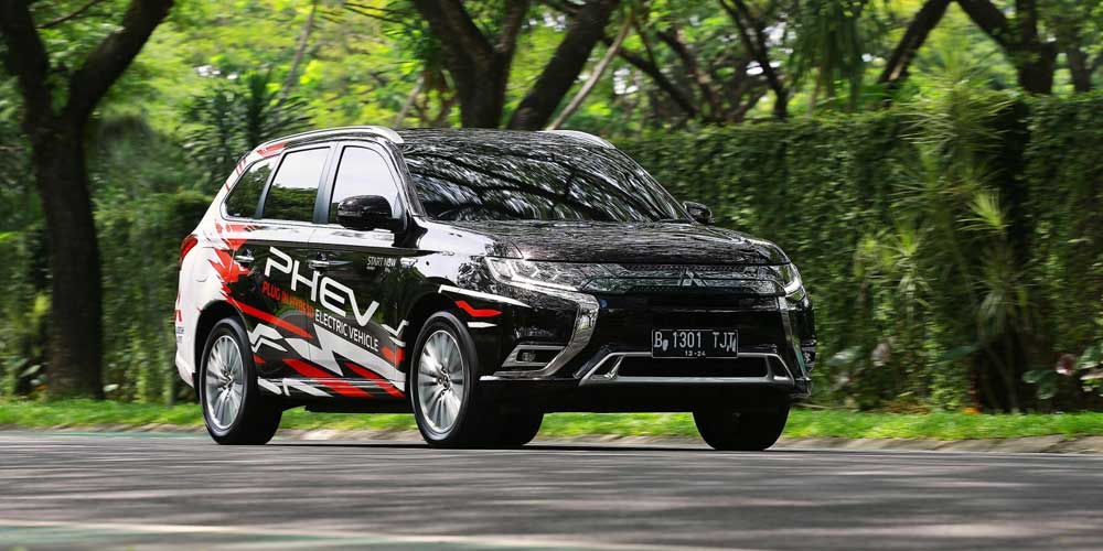 LINTAS: Kendaraan listrik dari Mitsubishi.