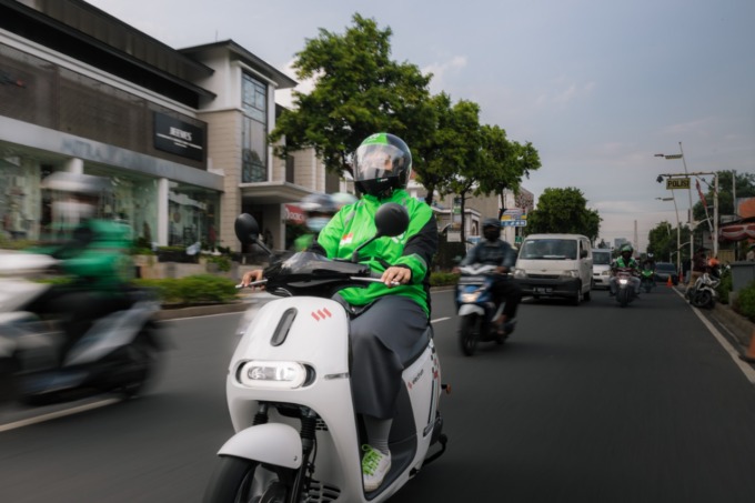 Berdasarkan penilaian materialitas yang dilakukan untuk Gojek pada tahun 2021, Perusahaan telah memperluas cakupannya kepada Tokopedia dan GoTo Financial, menciptakan tolok ukur dan serangkaian prioritas yang jelas untuk seluruh ekosistem GoTo.