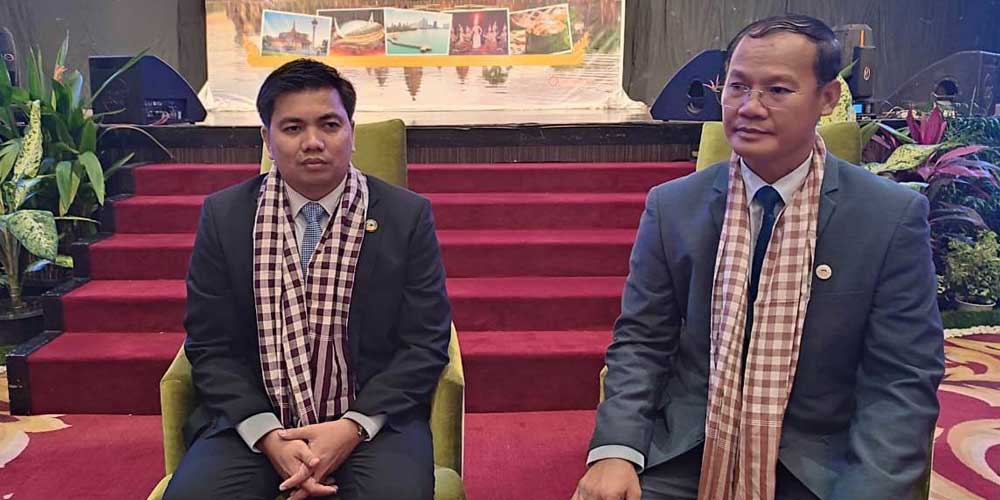 WAWANCARA: Wakil Menteri Pariwisata Kerajaan Kamboja, Katoeu Mohammad Nossry (kiri) dan Penasihat Kementerian dan Deputi Direktur Jenderal Pengembangan Pariwisata dan Kerjasama Internasional, Kementerian Pariwisata Kamboja, Hoy Phireak (kanan) saat wawanc