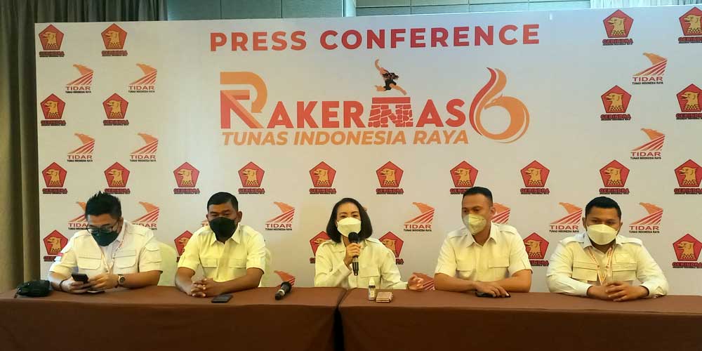 RAKERNAS: Ketua Umum Tidar, Rahayu Saraswati dalam jumpa pers pada Rakernas di Gran City Hall, Kota Medan.BAGUS SYAHPUTRA/Sumut Pos.