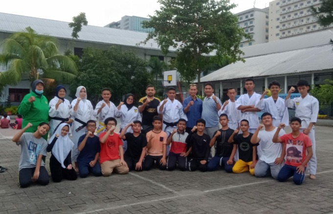 SIAP: Atlet kempo Dojo SMAN 4 Medan siap tampil pada Porkot Medan 2022. (IST)