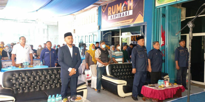 ist/SUMUT POS PERESMIAN: Ketua DPD Partai Nasdem yang juga Wakil Bupati Deliserdang HMA Yusuf Siregar bersama Pendiri Rumah Aspirasi Nasdem Aldi Hidayat saat peresmian Rumah Aspirasi Nasdem di Jalan Pahlawan, Tanjungmorawa, Rabu (6/7). 