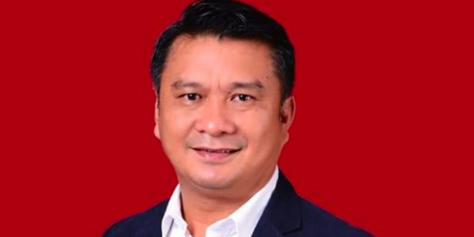 Idealisman Dachi mantan Bupati Nias Selatan dan Tokoh Masyarakat Kepulauan Nias.