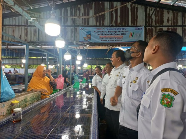 PERBAIKAN: PUD Kota Medan memperbaiki Pasar Medan Deli.
