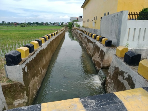 PEMBANGUNAN: Prasarana pengendali banjir Sungai Selayang yang dibangun di Jalan Abdul Hakim.Johan/Sumut Pos.