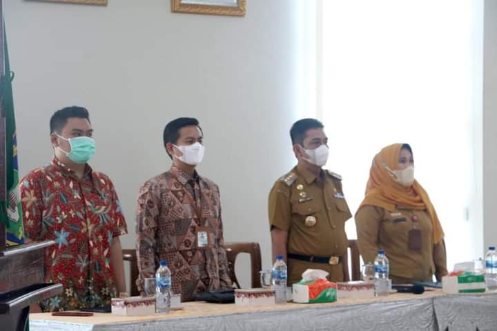 BUKA: Pj Wali Kota Tebingtinggi Muhammad Dimiyathi ketika membuka Buka Fasilitasi Percepatan Pelaksanaan Reformasi Birokrasi. (Sopian/Sumut Pos)
