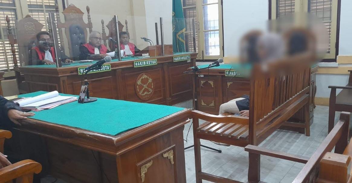 Istimewa KETERANGAN: Saksi korban saat memberikan keterangan terhadap M Farchan Ramadhan alias Farhan, terdakwa kasus ITE.