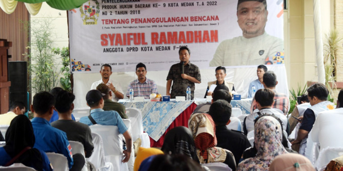 SOSIALISASI: Ketua Fraksi PKS DPRD Medan, Syaiful Ramadhan, saat Soslialisasi Produk Hukum Kota Medan ke-9 2022, Perda Nomor 2 Tahun 2018.