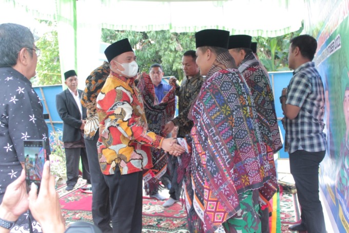 ACARA: Bupati Labuhanbatu Erik Adtrada Ritonga menghadiri acara Silaturahim Parsadaan Marga Rangkuti, Parinduri, dan Mardia.Fajar/Sumut Pos.