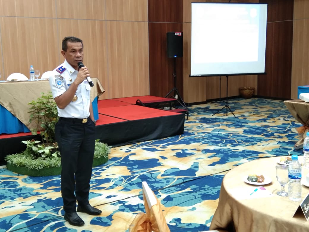 Kadishub Medan, Iswar Lubis saat menyampaikan sosialisasi program Subsidi Tarif Angkot dan Aplikasi Sibonas.