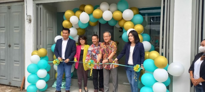 RESMIKAN: Peresmian kantor pemasaran Agency The Legend Master di Komplek CBD Polonia, Kota Medan.(BAGUS SYAHPUTRA/Sumut Pos)