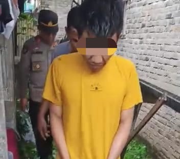 DIAMANKAN: Tim Unit Reskrim Polsek Rambutan mengamankan satu pelaku pencurian rumah yang ditinggal pemiliknya.SOPIAN/SUMUT POS.