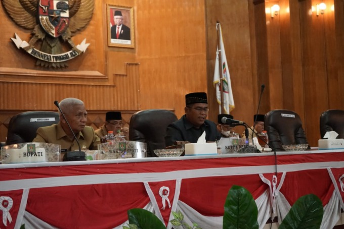 PARIPURNA: Bupati Asahan H Surya BSc menghadiri sidang paripurna Ranperda Tahun 2023.ISTIMEWA/SUMUT POS.