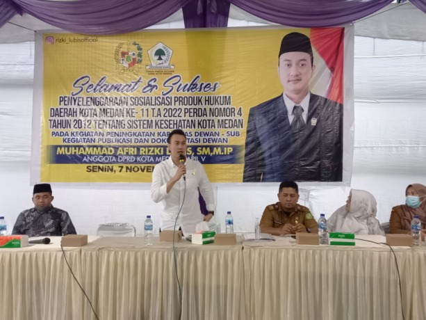 SOSIALISASI: Anggota DPRD Medan Fraksi Partai Golkar, M Afri Rizki Lubis Sosialisasi Produk Hukum Daerah Kota Medan No.4 Tahun 2012 Tentang Sistem Kesehatan Kota Medan di Jalan Karya Wisata II No.16, Kelurahan Pangkalan Masyhur, Kecamatan Medan Johor, Sen