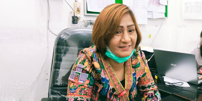JELASKAN: Kabid Pelayanan dan Penunjang Medik RSUD Sidikalang, dokter Mey Sitanggang menjelaskan terkait kekurangan dokter spesialis obgyn dirumahsakit itu saat ini.RUDY SITANGGANG/SUMUT POS.