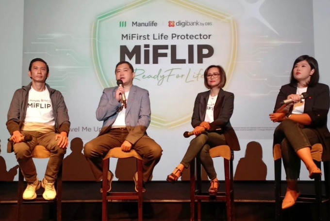 MiFLIP: Manajemen PT Bank DBS Indonesia dan Manulife pada saat peluncuran MiFLIP, Senin (14/11).