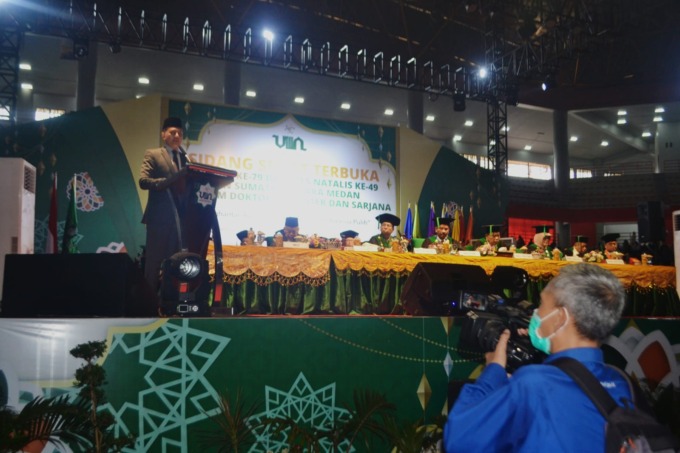UIN: Wagubsu H Musa Rajekshah menghadiri wisuda UIN Sumatera Utara di Gedung Serba Guna, Selasa (20/12).DEDDI MULIA PURBA/SUMUT POS.