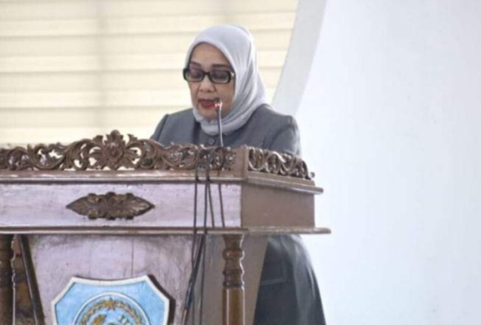 HADIR: Wakil Bupati Labuhanbatu Ellya Rosa Siregar saat menghadiri Rapat Penetapan Program Pembentukan Peraturan Daerah Kabupaten Labuhanbatu.Fajar/Sumut Pos.