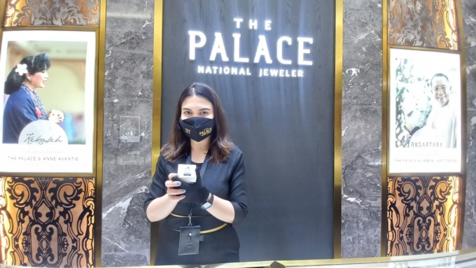 Gerai baru The Palace Jeweler di Center Point Mall Medan.(BAGUS SYAHPUTRA/SUMUT POS)