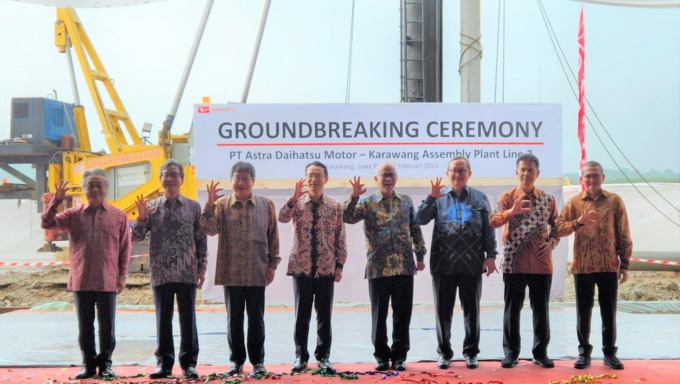 Peresmian Seremoni Groundbreaking pabrik baru PT Astra Daihatsu Motor Karawang Assembly Plant Line 2 oleh Top Manajemen Daihatsu, beserta Pemerintah, dan Shareholders.