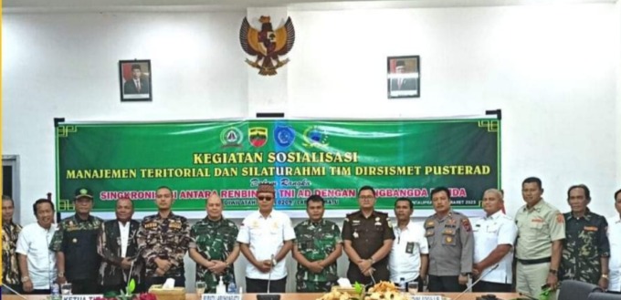 SOSIALISASI: Asisten II Bidang Ekonomi Pembangunan Ikramsyah Putra menghadiri Sosialisasi Manajemen Teritorial dan Silaturahmi Direktur Sistem dan Metode (Dirsismet) Pusat Teritorial Angkatan Darat (Pusterad). fajardame/Sumut Pos.