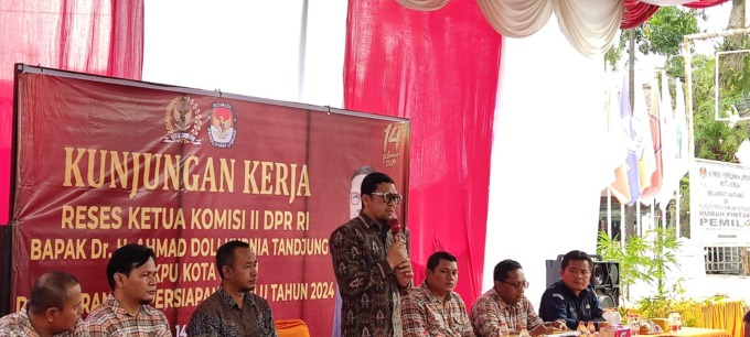Ketua Komisi II DPR RI, H Ahmad Doli Kurnia Tanjung melakukan kunker ke Kantor KPU Binjai.Teddy Akbari/Sumut Pos.