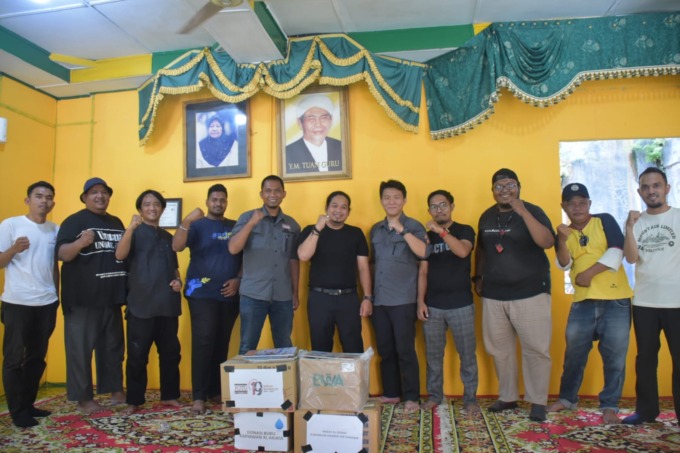 Pengurus PFI Medan bersama Tuwan Imam.(ist)