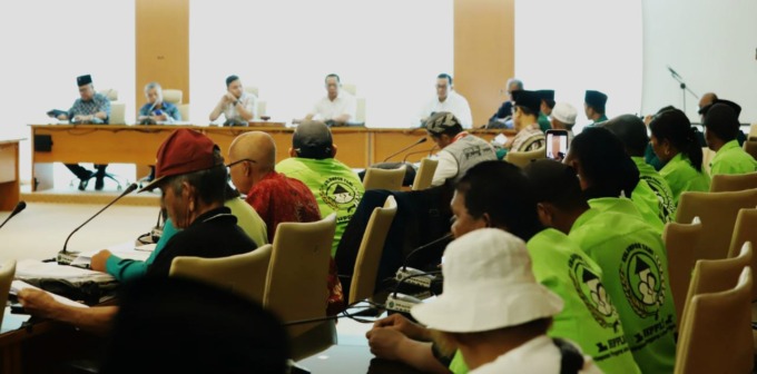 MEDIASI: RDP Komisi A DPRD Sumut dengan PB Al-Washliyah, masyarakat, Biro Hukum Pemprovsu Polres Belawan dan Kodim 02/01 BS, Rabu (5/4).