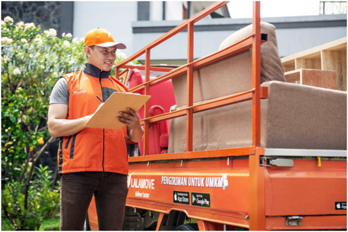 Lalamove menyediakan banyak opsi armada yang cocok untuk mengirim furniture seperti pick up bak, engkel bak, dan truk CDD bak.