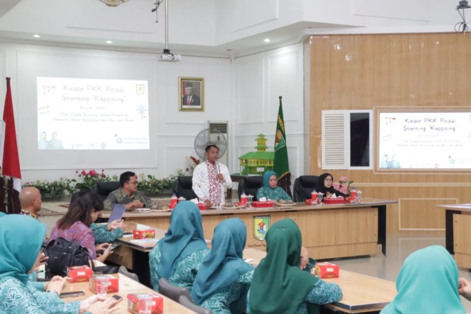 Terlihat: Bupati serdang Bedagai H.Darma Wijaya  saat berikan paparan mengenai stunting. FADLY/Sumut Pos.