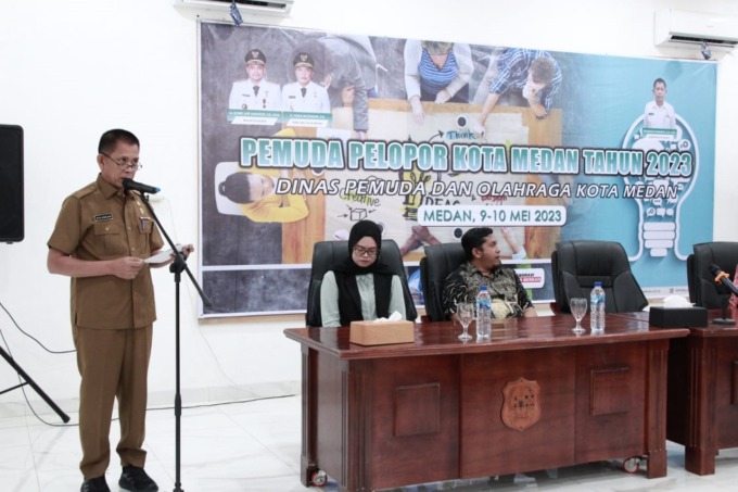 BUKA: Kadispora Medan Pulungan Harahap membuka Seleksi Pemuda Pelopor Tahun 2023 di Aula Kantor Dispora Medan, Selasa (9/5).