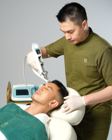 MEN/O/LOGY by ZAP sebagai klinik perawatan khusus pria, pertama di Indonesia memperkenalkan treatment terbaru yaitu Bro-tox Micro Injection.