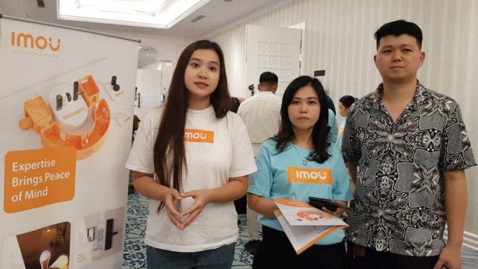 Desmanto Ayang (kanan) Owner dari PT Makmur Abadi Senantiasa (MAS) didampingi para TIM nya.