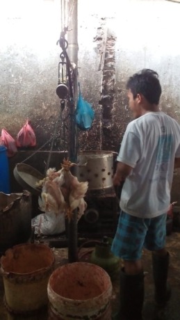 NAIK: Harga daging ayam potong dan telur ayam buras mengalami kenaikan harga di wilayah Kota Tebingtinggi.