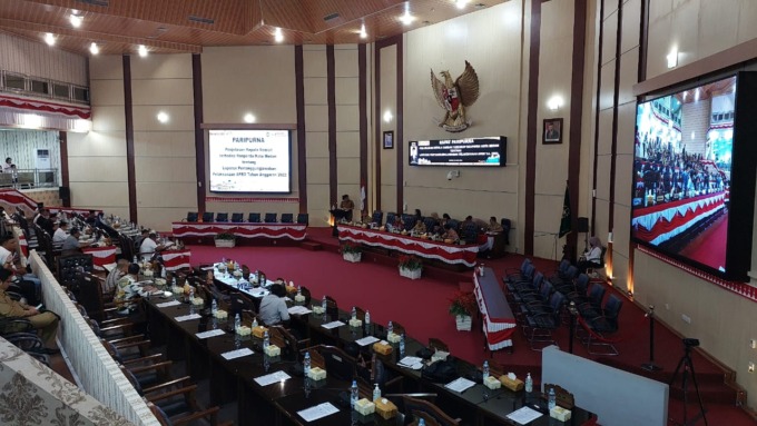 RAPAT: Penjelasan Kepala Daerah terhadap Ranperda Kota Medan tentang Laporan Pertanggungjawaban Pelaksanaan APBD Tahun 2022 dalam Rapat Paripurna DPRD Medan, Senin (12/06/2023).