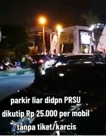 VIRAL: Video yang viral di media sosial terkait pengunjung PRSU protes tarif parkir capai Rp25 ribu per mobil.(screen shot)