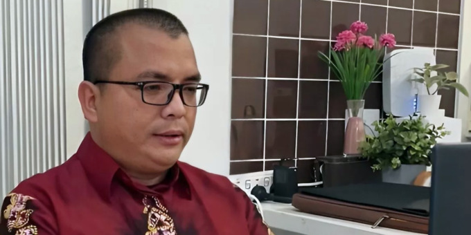 Denny Indrayana.
