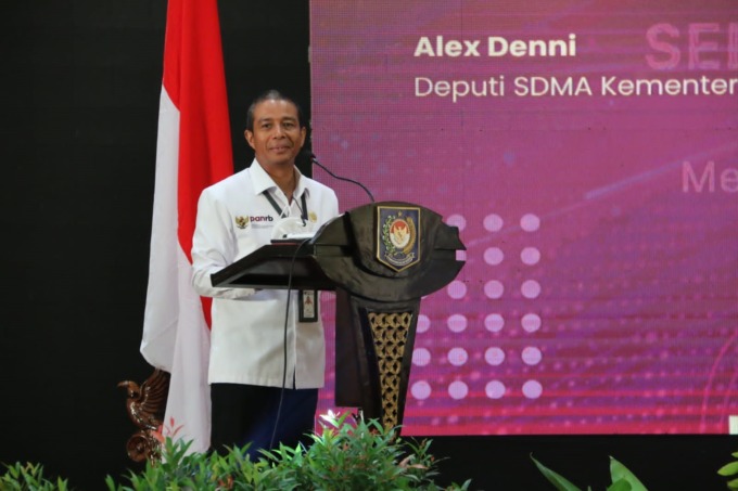 PIDATO: Deputi Bidang SDM Aparatur  KemenPANRB Alex Denni saat pidato dalam suatu acara. istimewa/sumutpos.