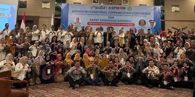 Asosiasi Pendidikan Tinggi Ilmu Komunikasi (Aspikom) menyelenggarakan Rapat Koordinasi Nasional (Rakornas) Pengurus Pusat (PP) di Pekanbaru, Rabu-Kamis (30-31/8).