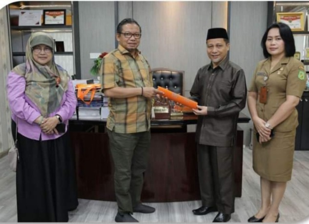 KUNJUNGAN: Rajudin Sagala saat menerima kunjungan Ketua DPRD Kota Depok.