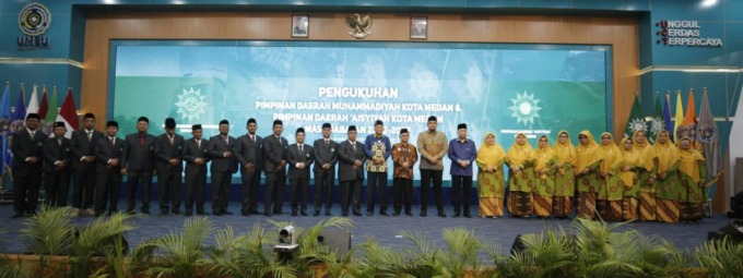 PENGUKUHAN: PDM dan PDA periode 2022-2027 bersama dengan Sekretaris Umum PP Muhammadiyah Prof Dr Abdul Mu