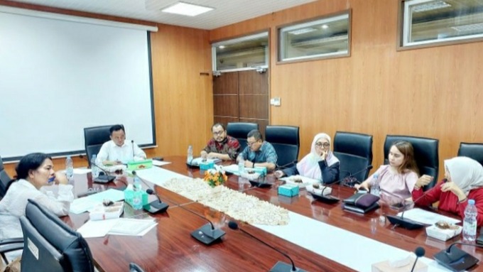 RAPAT: Komisi II DPRD Kota Medan menggelar rapat dengan pihak DLH Kota Medan terkait P-APBD Kota Medan TA 2023 di gedung DPRD Medan, Sabtu (9/9/2023).