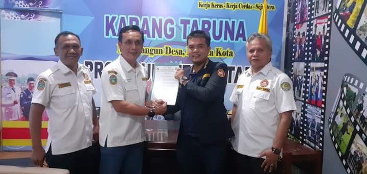 Dari kiri, Sekretaris Karang Taruna Sumut Akhirudin Nasution, Ketua Karang Taruna Sumut Dedi Dermawan, Kordawil V Sumut Johannes Sitompul, dan Ketua OKK Fachrur Razi.(Istimewa)